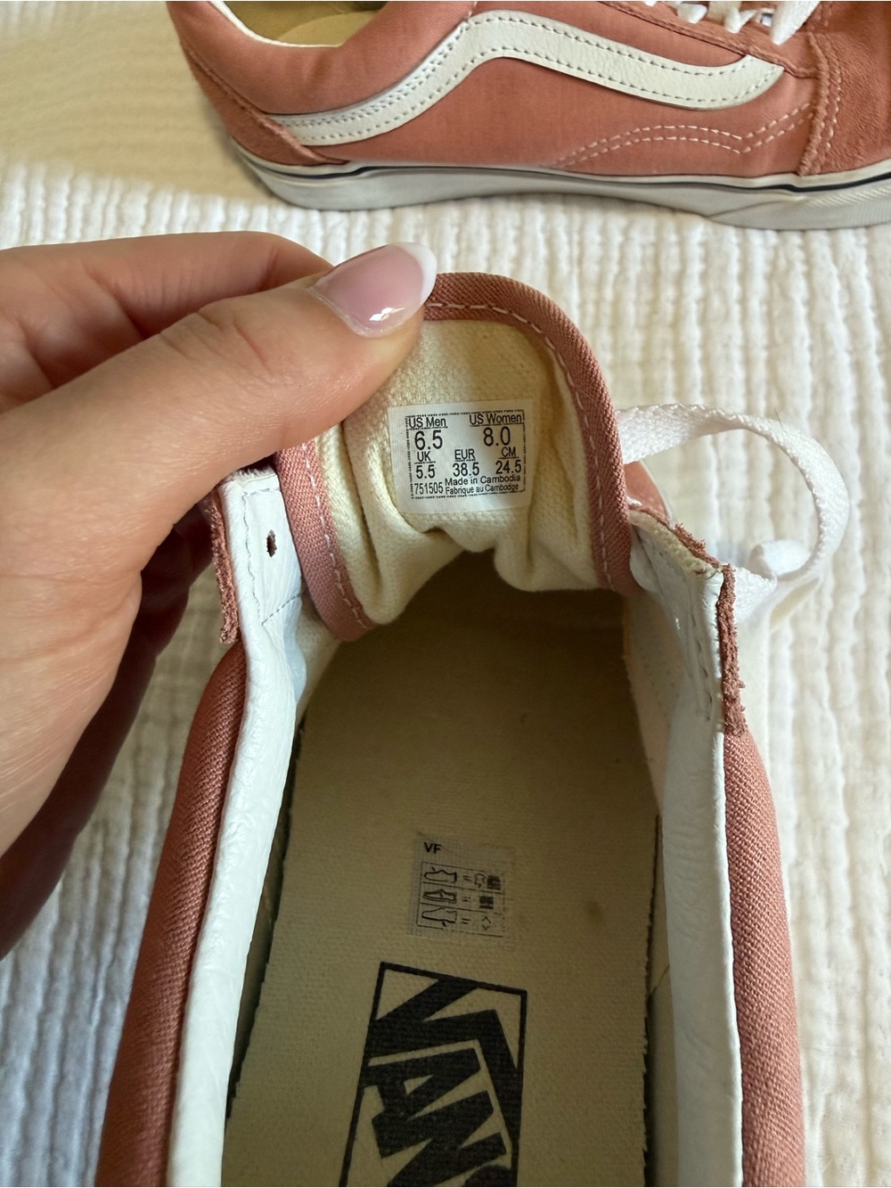 NEVER WORN Vans Old Skool Sneakers in Dusty Rose with White Stripe - Picture 7 of 7